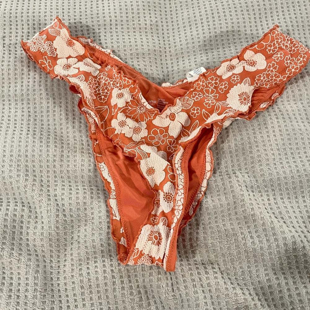 NWOT cheekiest bikini bottom